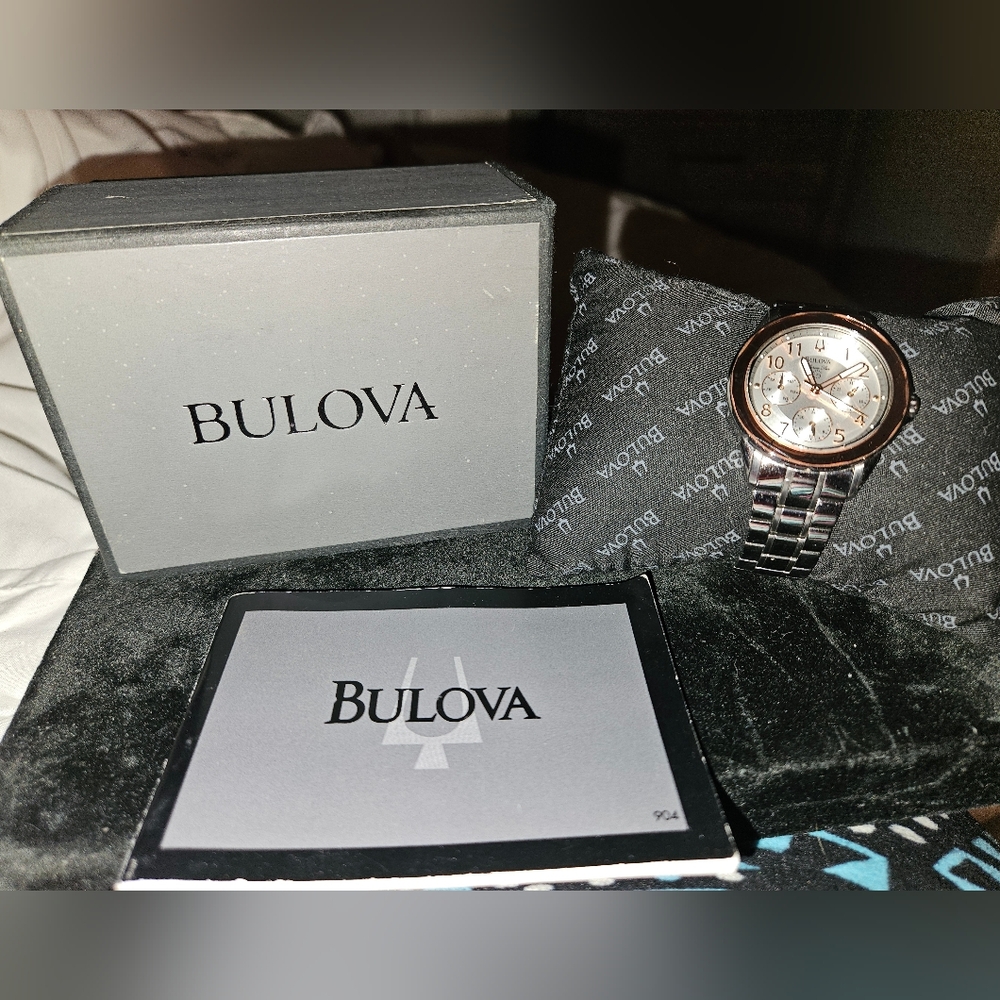 Bulova Women's Marine Star Quartz Date Silver Stainless Steel Watch 35 MM 96N101 - Picture 2 of 4